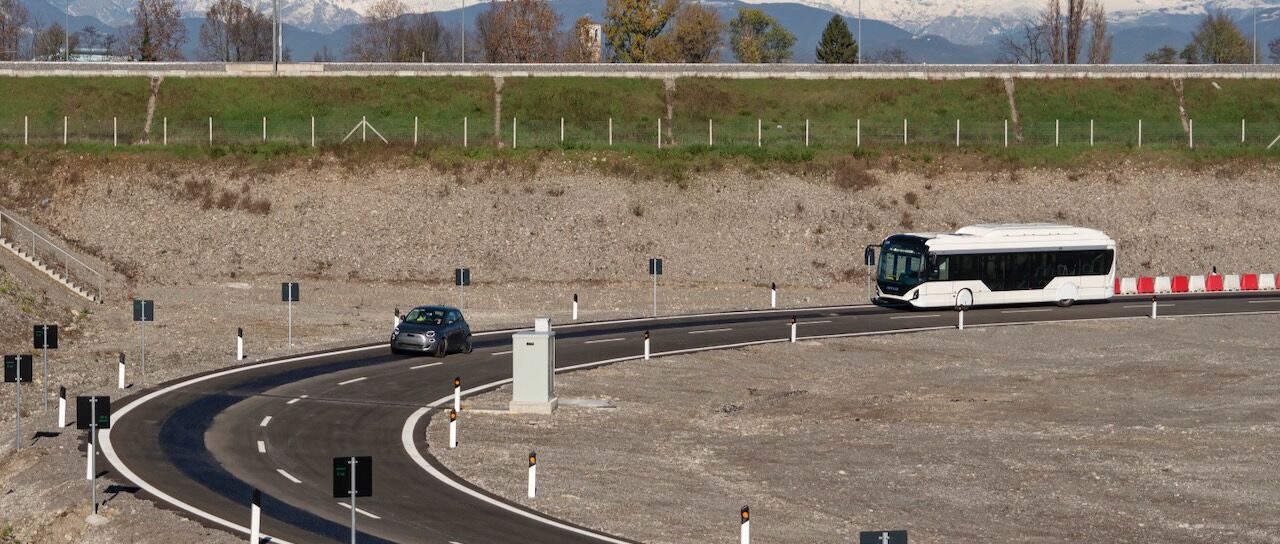 Todas las noticias de coches en un solo portal: Pruebas, fotos, vídeos, informes...