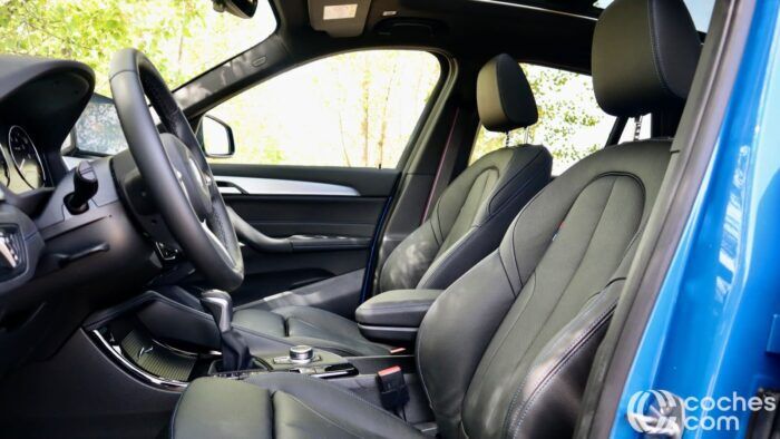 BMW X1 XDrive25e Prueba Interior 13 700x394