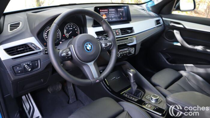 BMW X1 XDrive25e Prueba Interior 24 700x394