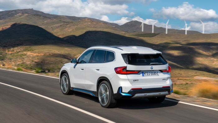 BMW IX1 2023 36 700x394