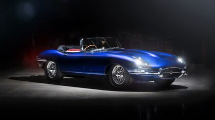 Regocíjate con este E-Type Roadster de 1965 personalizado por Jaguar Classic