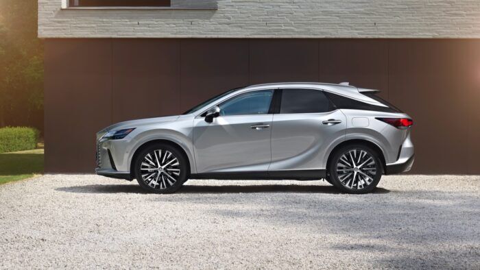 Lexus RX 2023 144 700x394