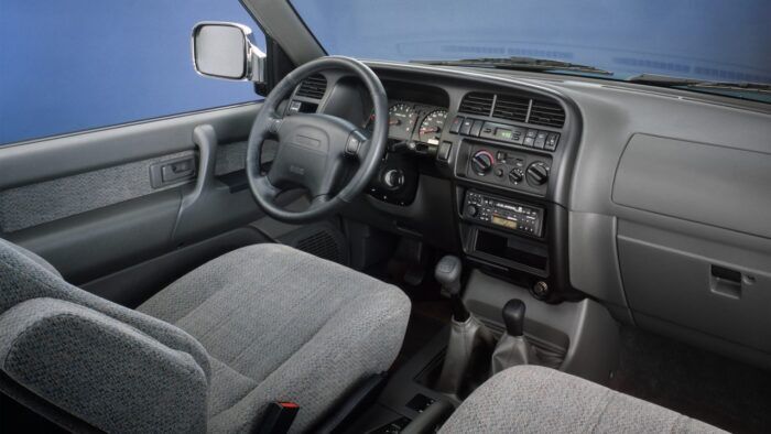 Opel Monterrey 17 700x394