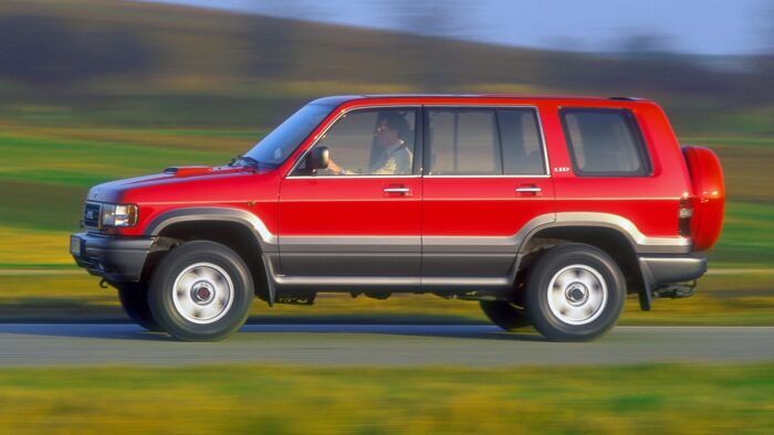 Opel Monterrey 6 700x394