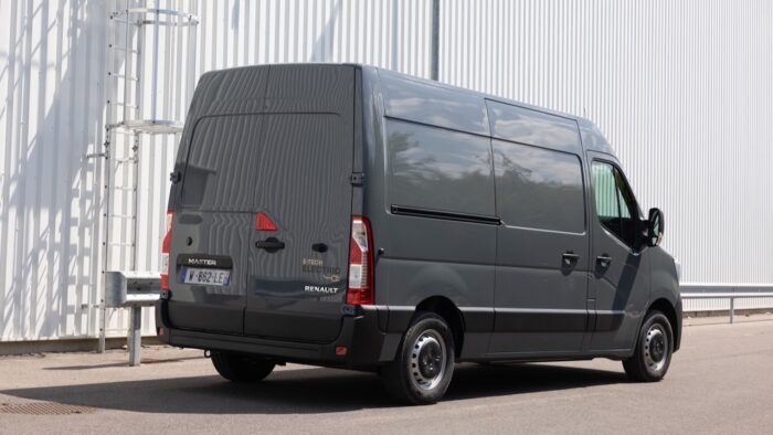 Renault Master E Tech 6 700x394