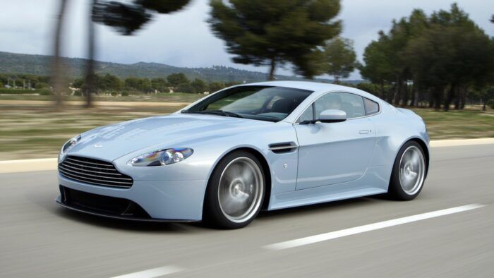 Aston Martin V12 Vantage Rs Concept 11 1 700x394