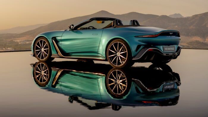 Aston Martin V12 Vantage Roadster 2022 3 700x394