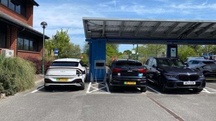 KIA EV6 Cargador Solar 2 700x394