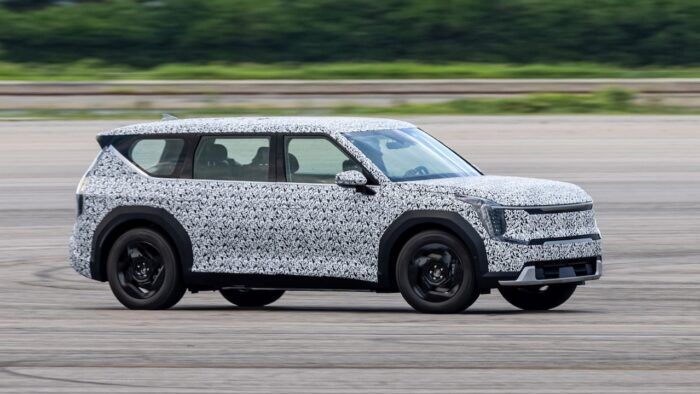 Kia EV9 Camuflado 1 700x394