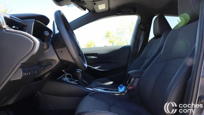 Toyota Corolla Touring Sports 140H Prueba Interior 5 700x394