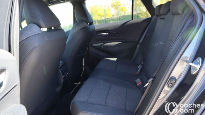 Toyota Corolla Touring Sports 140H Prueba Interior 6 700x394