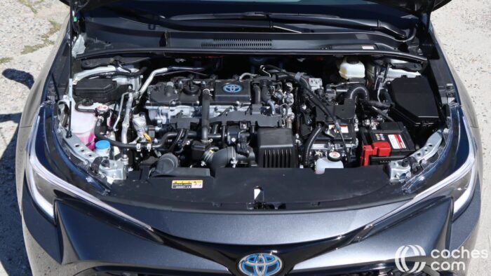 Toyota Corolla Touring Sports 140H Prueba Motor 1 700x394