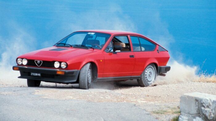 Alfa Romeo GTV6 2