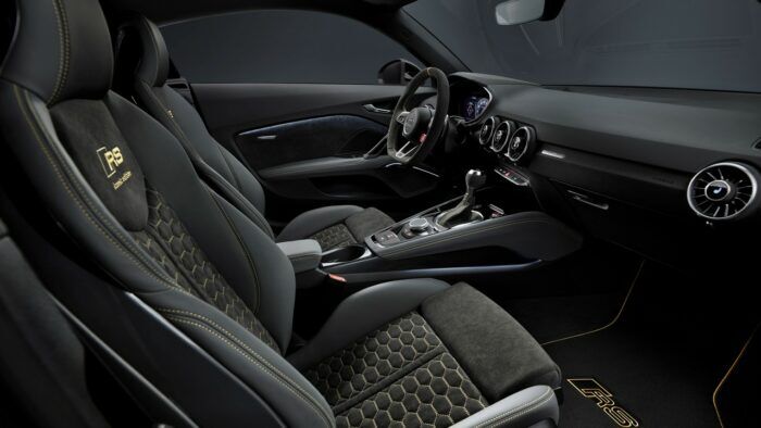 Audi TT RS Icon Edition 2022 16 700x394