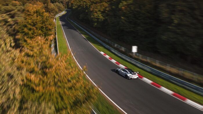 Porsche 911 GT3 RS Nurburgring 10 700x394
