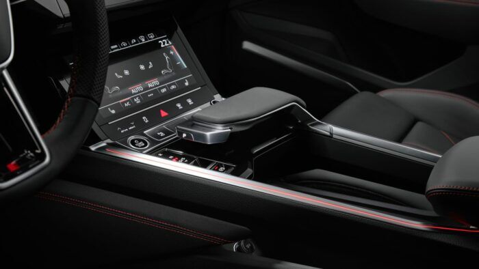 Audi Q8 E Tron Quattro 2023 Interior 7 700x394