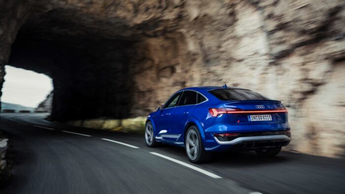 Audi SQ8 E Tron Sportback 33 700x394