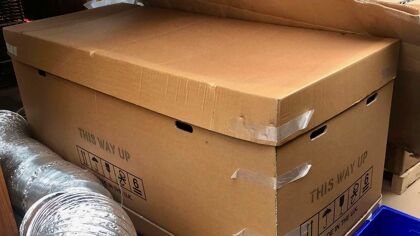 El coche guardado en su caja original desde hace 37 años