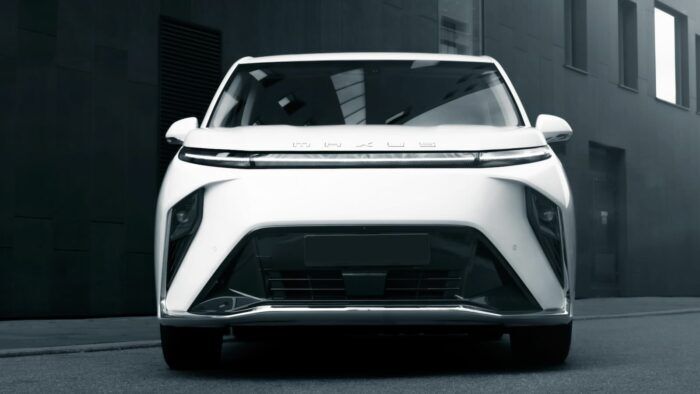 Maxus MIFA 9 2023 2 700x394