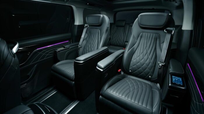 Maxus MIFA 9 2023 Interior 1 700x394