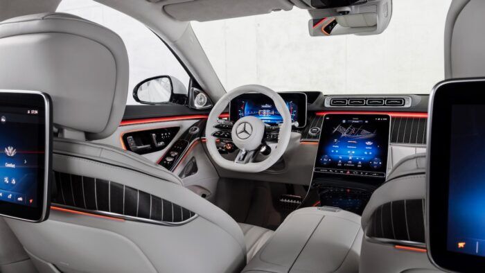 Mercedes AMG S 63 E Performance 126 700x394