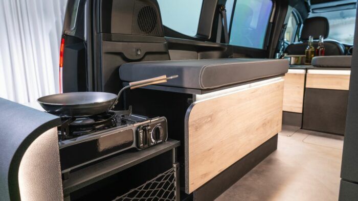 Mercedes Concept EQT Marco Polo 22 700x394