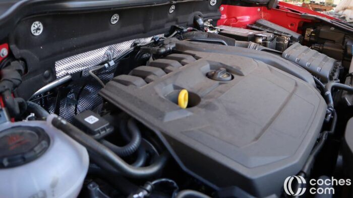 Skoda Karoq 15 TSI Prueba Motor 2 700x394