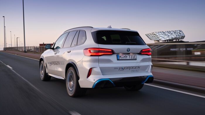 BMW IX5 Hydrogen 16 700x394