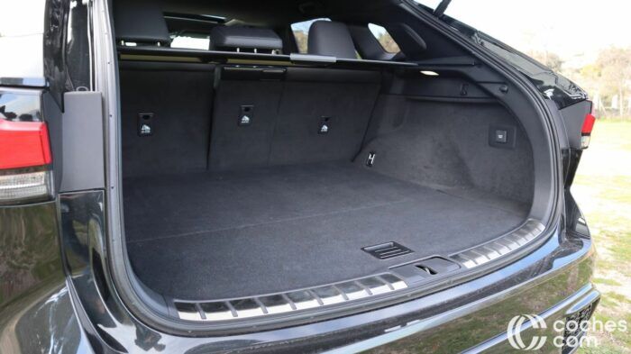 Lexus RX 500h 2023 Prueba Maletero 2 700x393