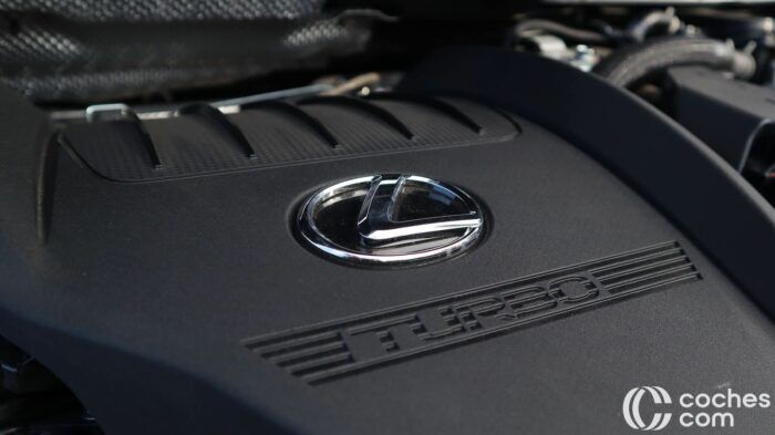 Lexus RX 500h 2023 Prueba Motor 2 700x393