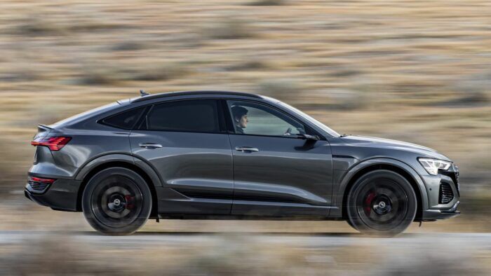 Audi Q8 Sportback 55 E Tron Pack Black 16 700x394