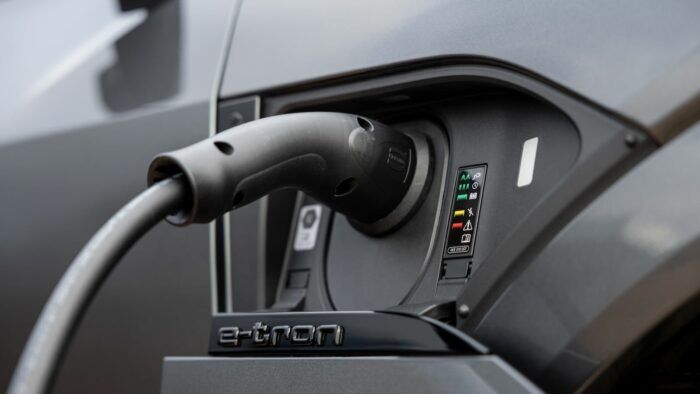 Audi Q8 Sportback 55 E Tron Pack Black Detalle 10 700x394