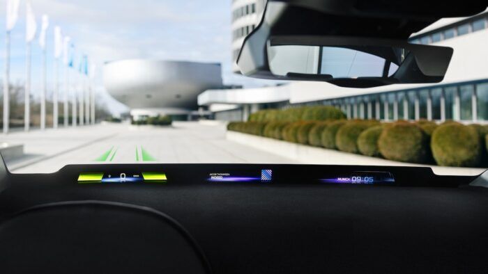BMW Head Up Display 1 700x394