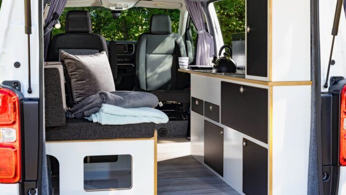 Opel Vivaro Alpincamper 10 700x394