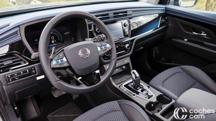 SsangYong Korando E Motion Prueba Interior 1 700x394