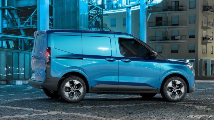 Ford E Transit Courier 2024 1 700x394