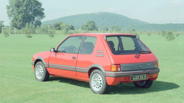 Peugeot 205 GTI PTS 125 2 700x394
