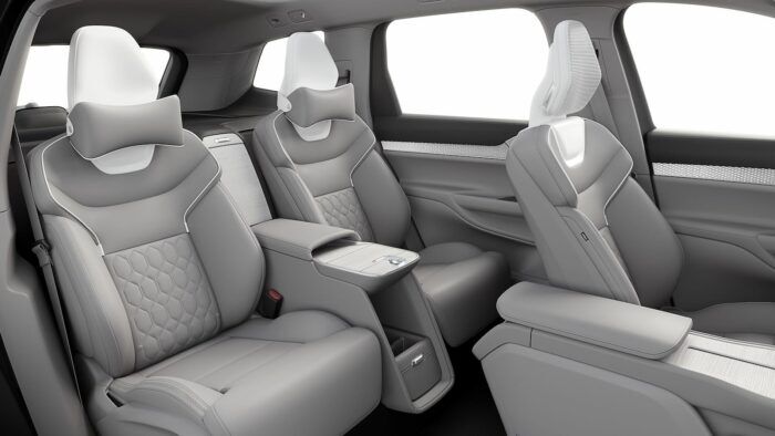 Volvo EX90 Excellence 2023 Interior 2 700x394