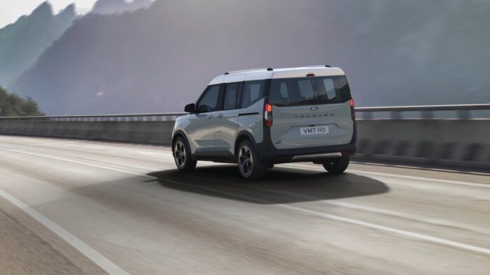 Ford E Tourneo Courier 13 700x394