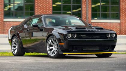 Última llamada para tener un muscle car nuevo en Europa, el Dodge Challenger Black Ghost