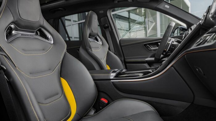 Mercedes AMG GLC 2024 34 700x394