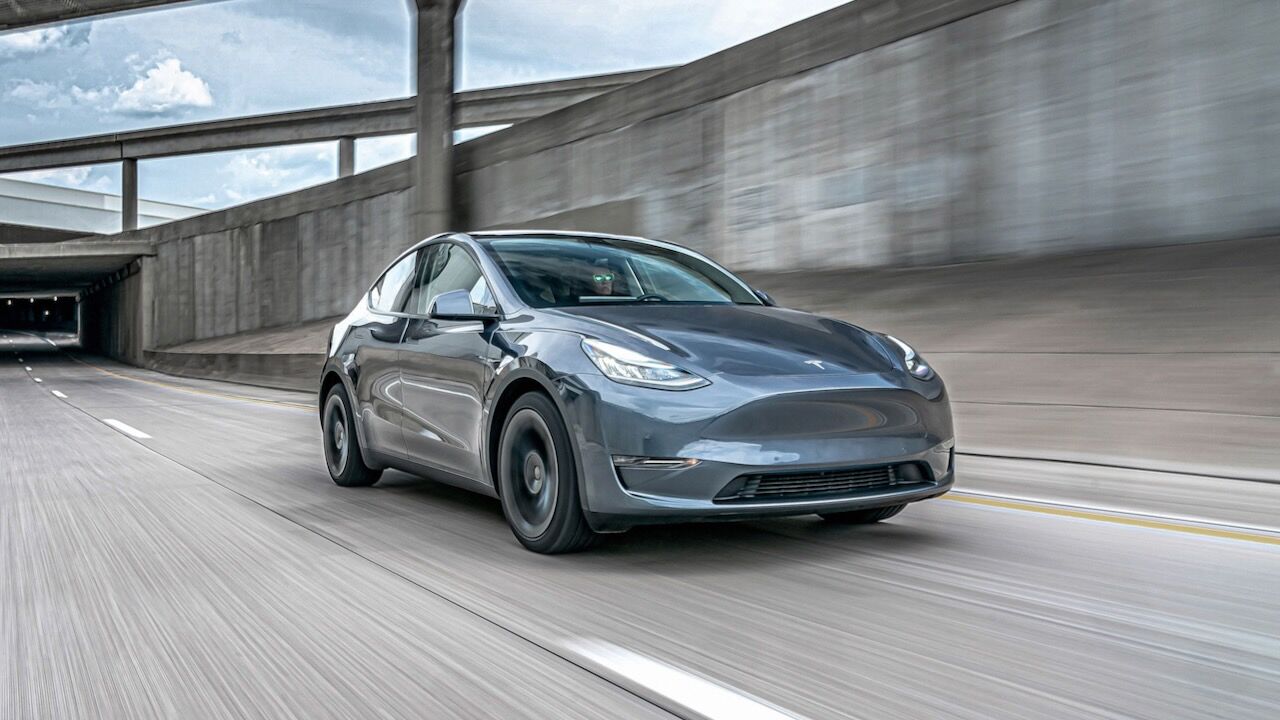 Tesla Model Y 2