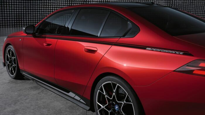 BMW I5 M Performance Parts 10 700x394