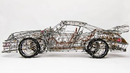 Esta escultura de alambre Porsche 993 Turbo es una auténtica obra de arte