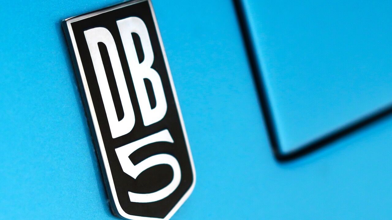 Aston Martin DB5 Aniversario 17