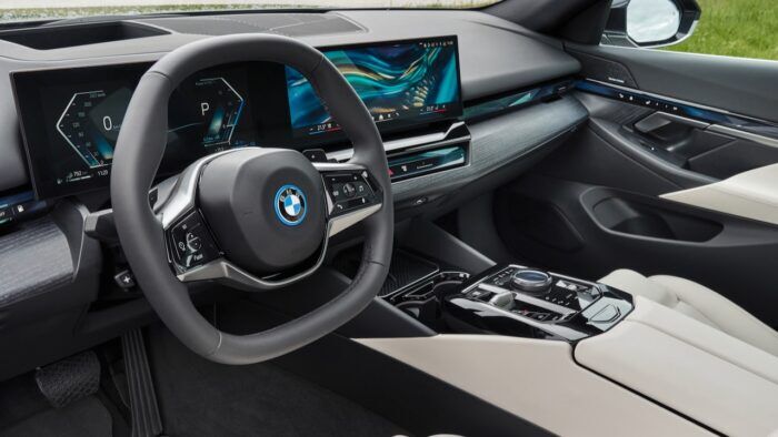 BMW Serie 5 530e 33 700x394