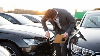 Guía para reclamar al seguro del coche y no desesperarse en el intento