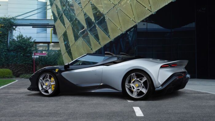 Ferrari SP 8 3 700x394