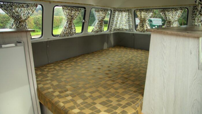 Volkswagen Type 2 Splitscreen 12 700x394