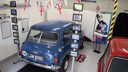 Sale subasta un simulador con un Mini Cooper S real